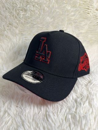 Gorra New Era 9FORTY LA Los Ángeles Negra Roja