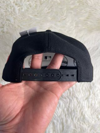 Gorra New Era 9FORTY LA Los Ángeles Negra Roja