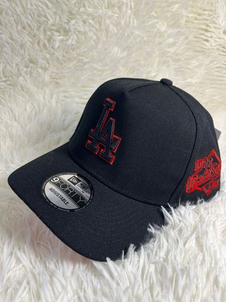 Gorra New Era 9FORTY LA Los Ángeles Negra Roja