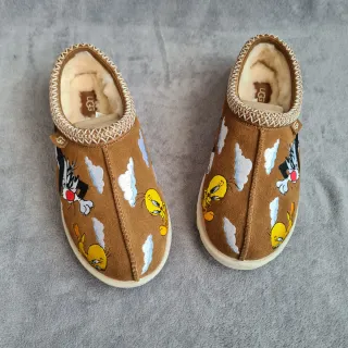 UGG Tasman X Palace x Looney Tunes Chestnut