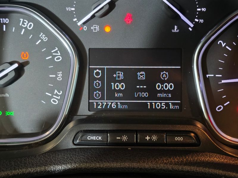 Peugeot Expert 2022, foto 27