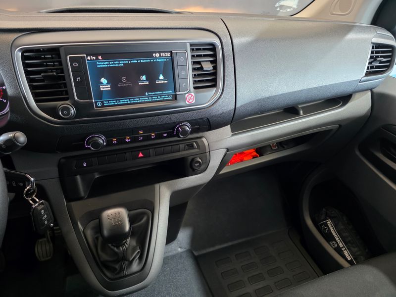 Peugeot Expert 2022, foto 32