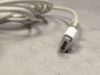 Cargador Apple Magsafe 85W