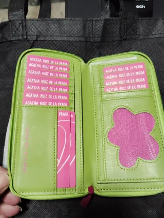 Billetera Agatha Ruiz de la Prada Fucsia y verde