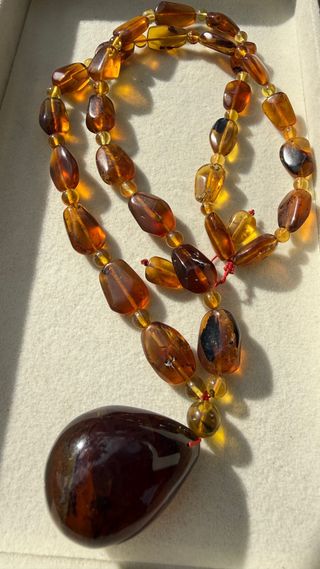 Collar de ámbar con colgante