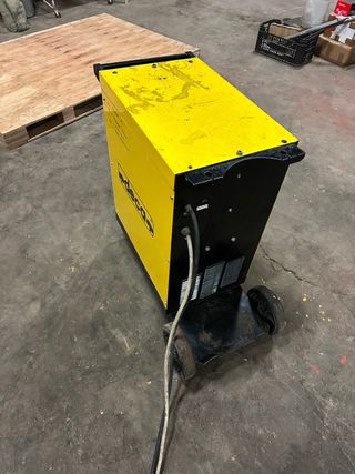 Soldadora DECA DecaTIG 200 AC/DC Trifásica