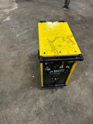 Soldadora DECA DecaTIG 200 AC/DC Trifásica
