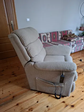 Sofá relax motorizado beige A RECOGER EN SANTANDE