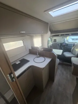 Autocaravana cama isla carado Nueva