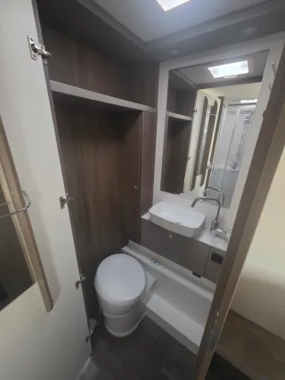 Autocaravana cama isla carado Nueva