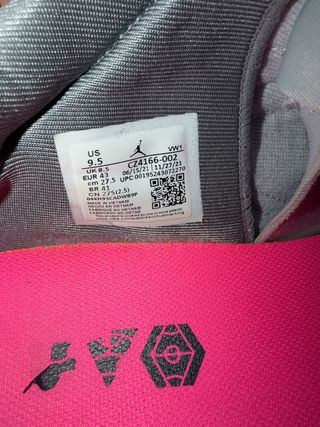 Zapatillas Jordan Grises y Blancas