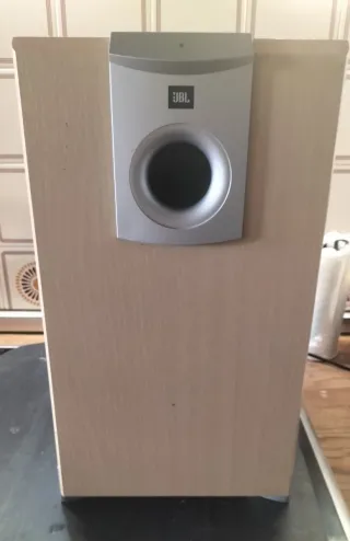 Home Cinema JBL Plata y Negro