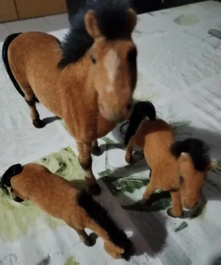3 Caballos de fieltro vintage