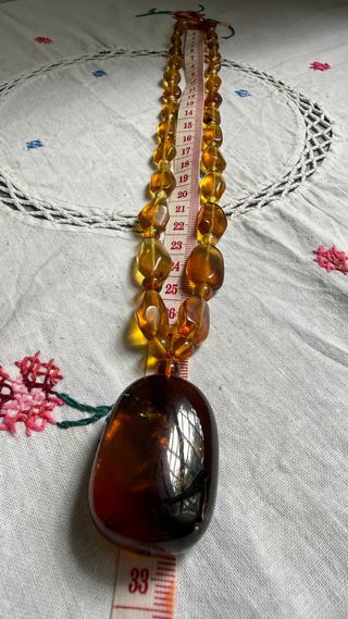 Collar de ámbar con colgante