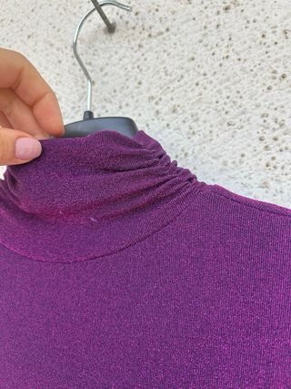 Vestito viola brillantinato con cut-out