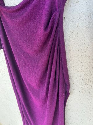 Vestito viola brillantinato con cut-out