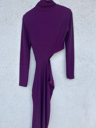 Vestito viola brillantinato con cut-out