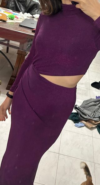Vestito viola brillantinato con cut-out