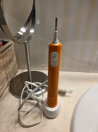 Cepillo Eléctrico Braun Naranja