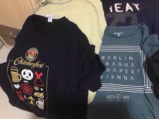 Camisetas chico beige y marrón