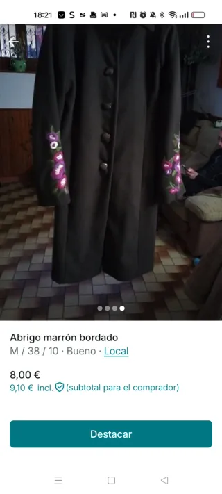 Abrigo marrón bordado