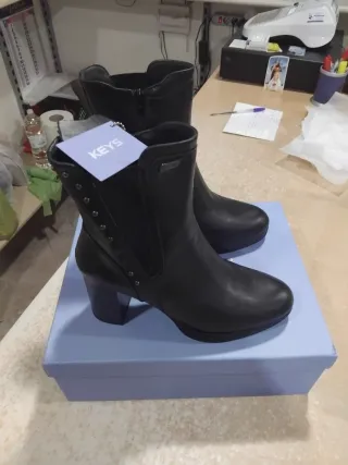 Stivali Keys n.38 pelle nera