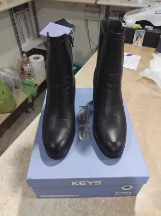 Stivali Keys n.38 pelle nera