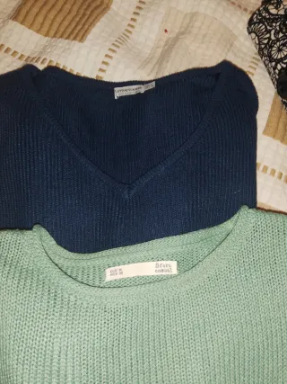 Conjunto de abrigo y bolso y dos jerseys