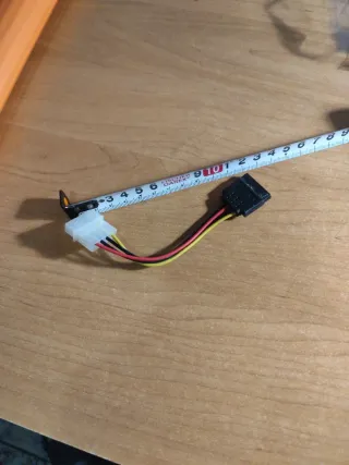 Adaptador Molex a SATA