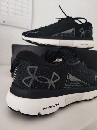Under Armour HOVR Infinite 5 Mujer T.38.5