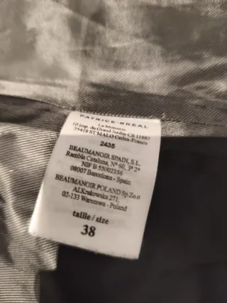 Chaqueta negra con cuello de pelo