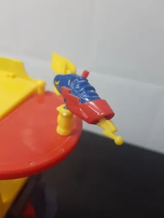 Superthings Cuartel Guarida