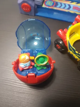 Superthings Cuartel Guarida