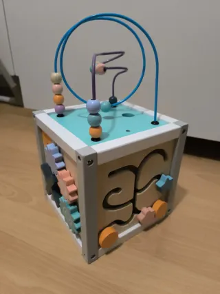 Caja sensorial de madera