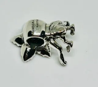 Charm Pandora Demogorgon articulado de Stranger