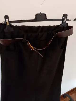 Falda larga negra con cinturón