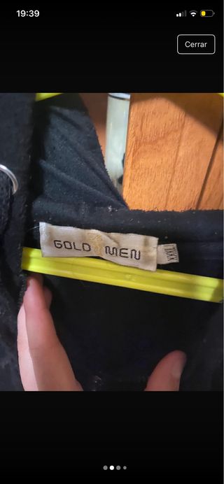 Chaqueta negra con cremallera