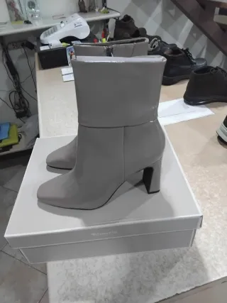 Stivali Tamaris grigi donna n.39