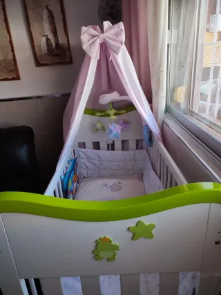 Cuna y colchón  Alondra casi nueva