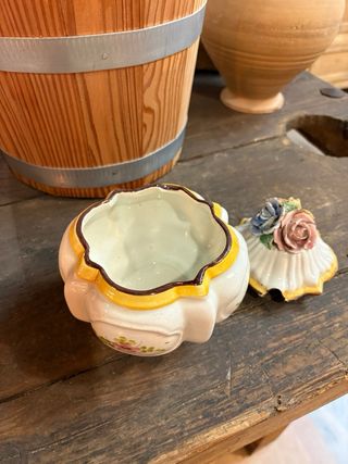 Azucarero de cerámica valenciana con flores