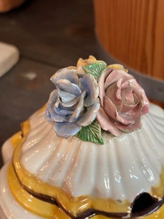 Azucarero de cerámica valenciana con flores