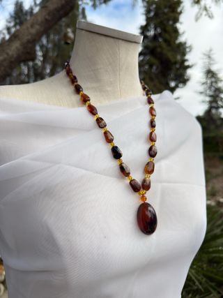 Collar de ámbar con colgante