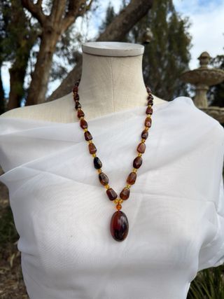 Collar de ámbar con colgante