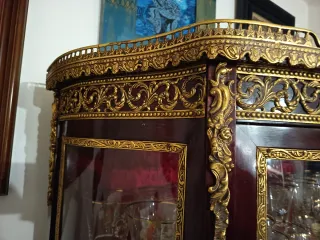 Vitrina de madera y cristal estilo francés antigua