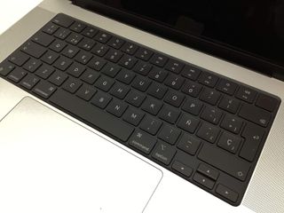 portatil apple apple macbook pro m3 max 16-core 4.0 16 (40gpu)(2023)(a2991)