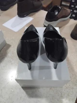 Décolleté vernice nera tacco 40