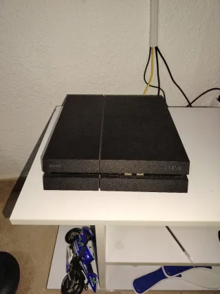 PS4 500GB Negra + Mando