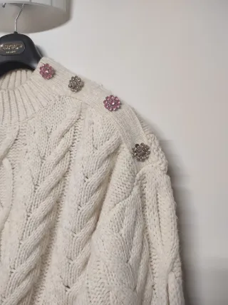 Jersey de punto con botones joya