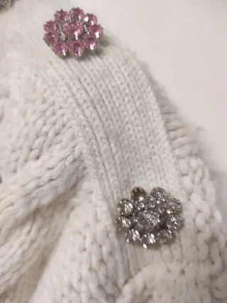 Jersey de punto con botones joya