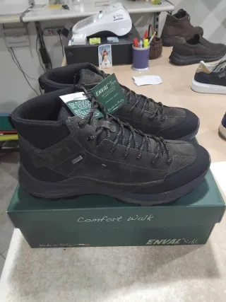 Scarponcino Enval Gore-Tex N.45